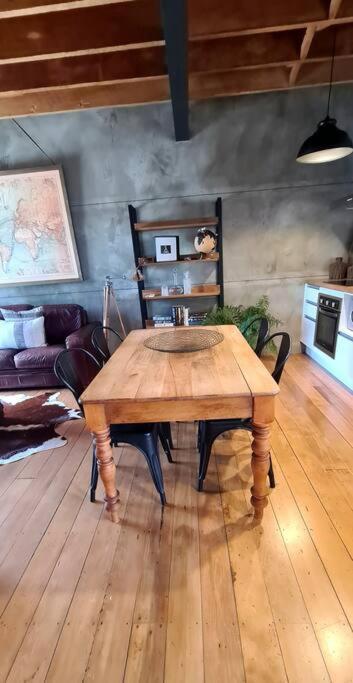 Apartment 4 - Haddin Court - Chic Ny Loft Style Μπλένχαϊμ Εξωτερικό φωτογραφία