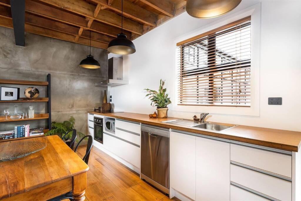 Apartment 4 - Haddin Court - Chic Ny Loft Style Μπλένχαϊμ Εξωτερικό φωτογραφία