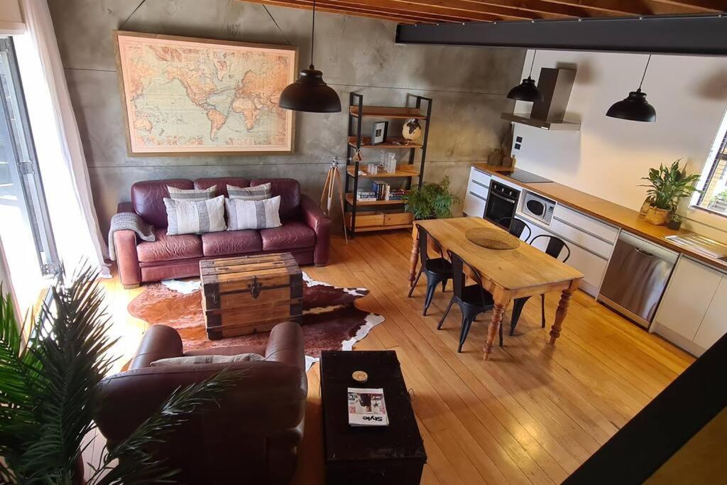 Apartment 4 - Haddin Court - Chic Ny Loft Style Μπλένχαϊμ Εξωτερικό φωτογραφία