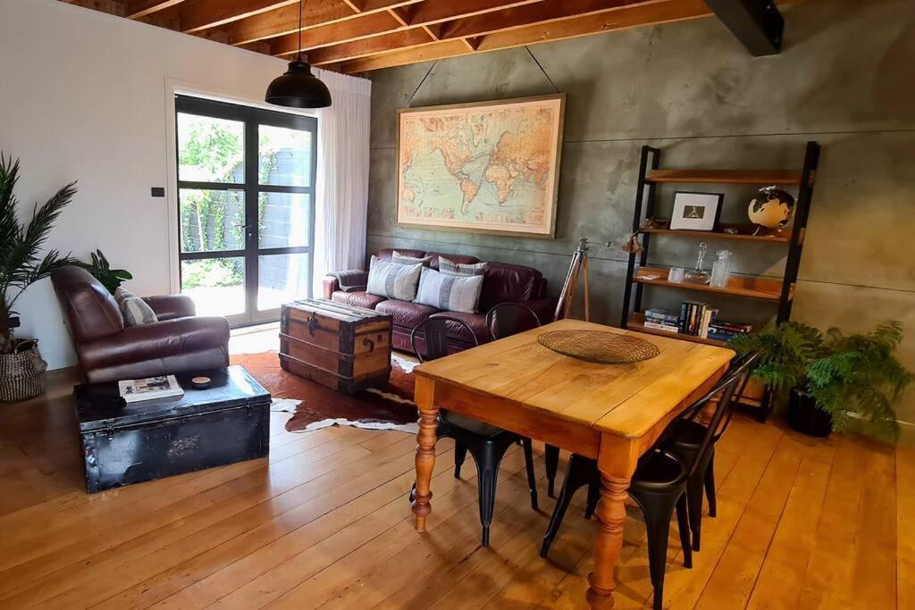 Apartment 4 - Haddin Court - Chic Ny Loft Style Μπλένχαϊμ Εξωτερικό φωτογραφία