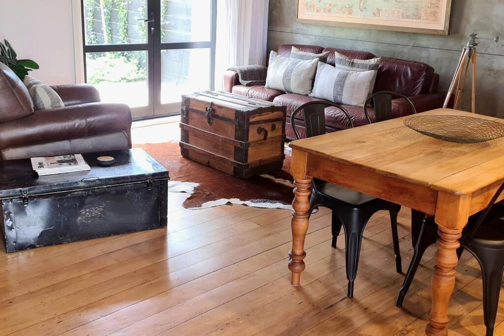 Apartment 4 - Haddin Court - Chic Ny Loft Style Μπλένχαϊμ Εξωτερικό φωτογραφία